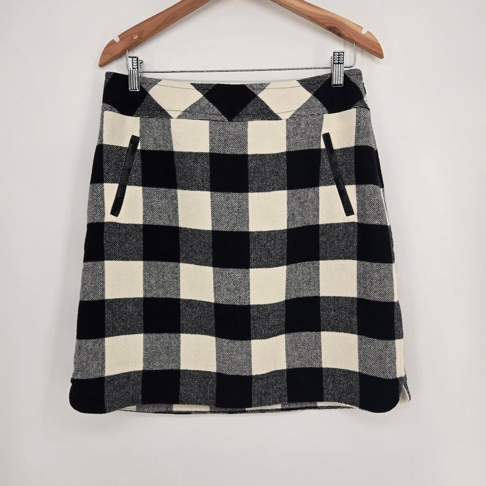Talbots Plaid Mini Skirt – Size 6 Black White Wool Blend (Wear on Trim)